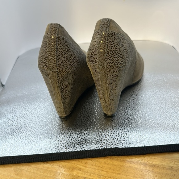 Audrey Brooke wedge heel shoes. Size 7, in very gently used condition.​​ - Picture 3 of 8